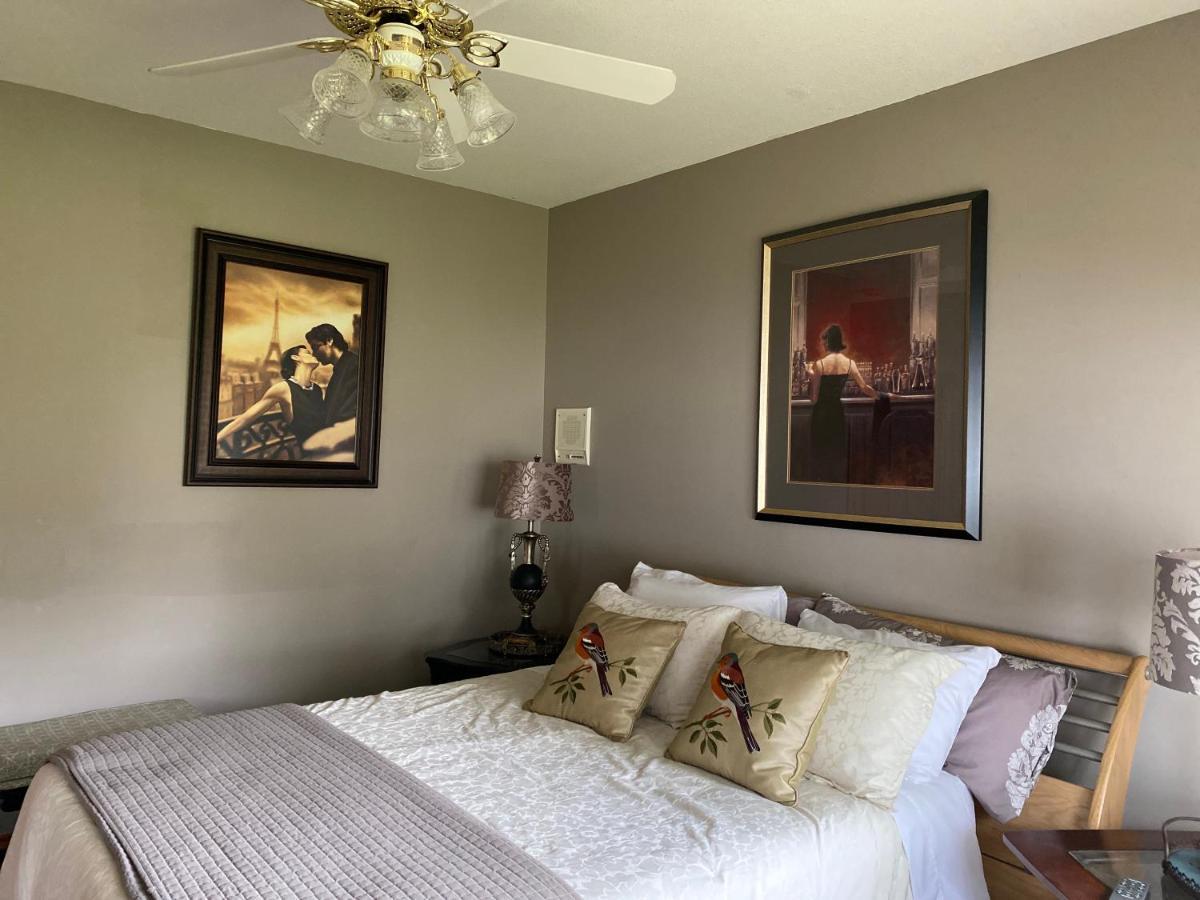 Rolling Hills Country Resort Bed And Breakfast Three Hills Exterior foto