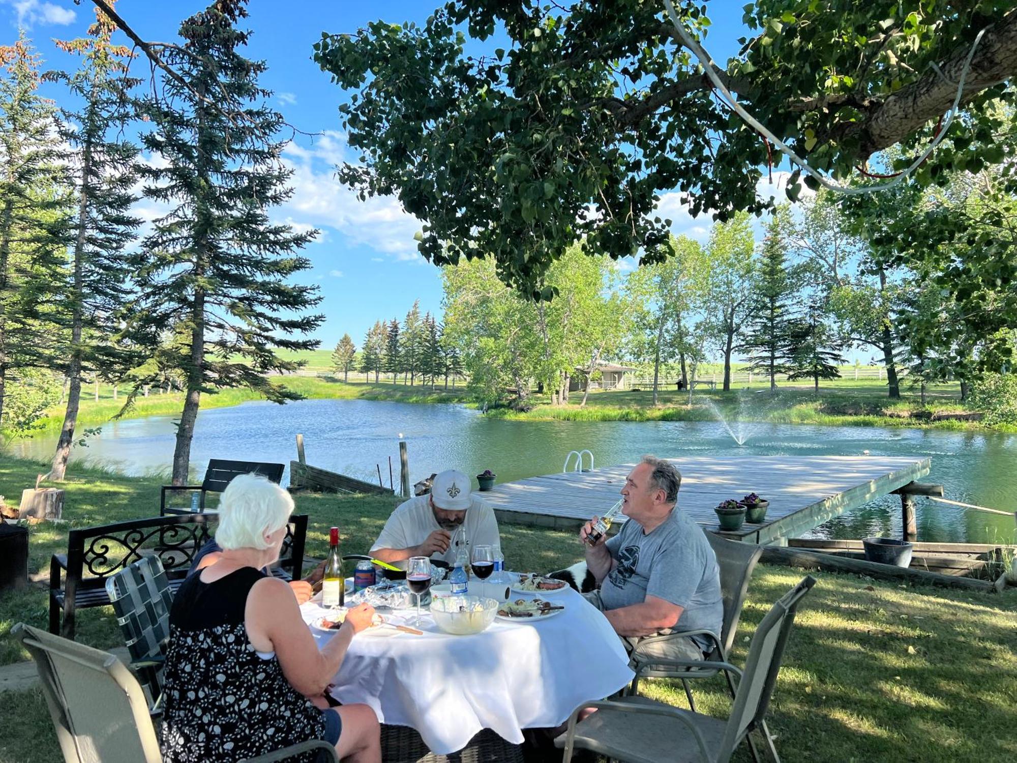 Rolling Hills Country Resort Bed And Breakfast Three Hills Exterior foto