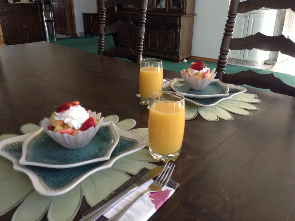 Rolling Hills Country Resort Bed And Breakfast Three Hills Exterior foto